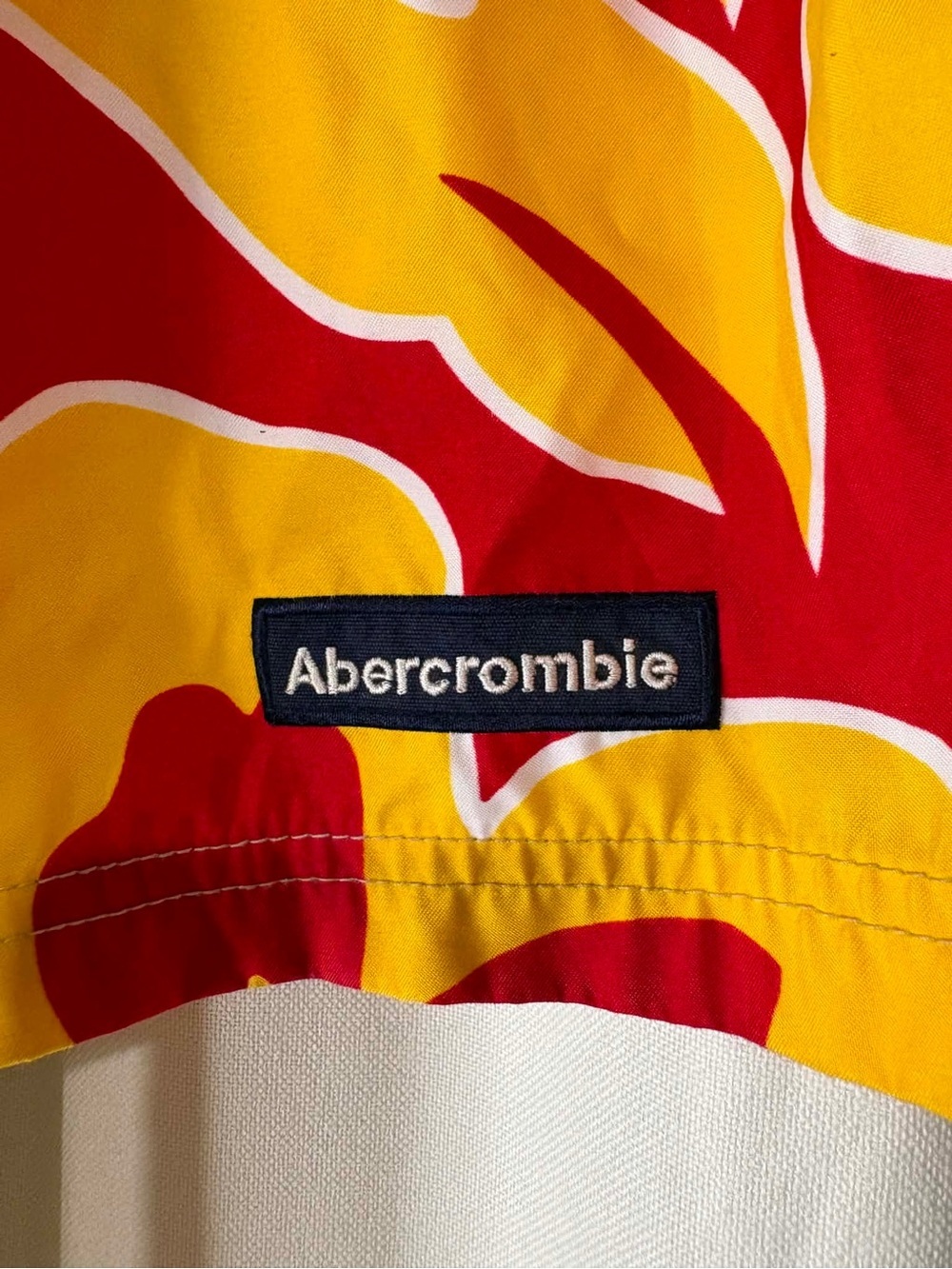 Vintage Abercrombie Fitch Red & Yellow Floral Summer Beach Board Shorts size 36 - Picture 3 of 5